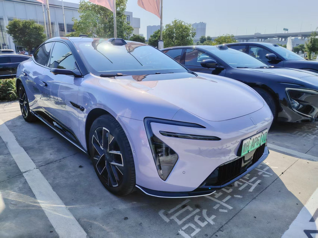 2025 AVATR 06 Ultra AWD · 9,600 km · LHD · FOB