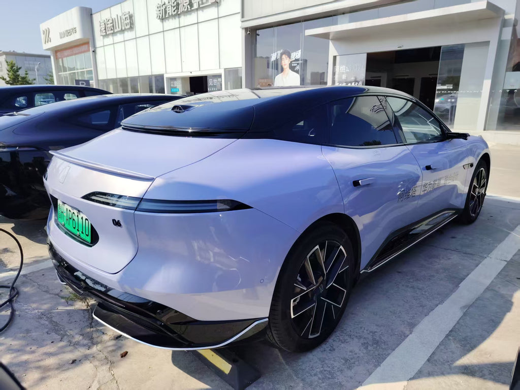 2025 AVATR 06 Ultra AWD · 9,600 km · LHD · FOB